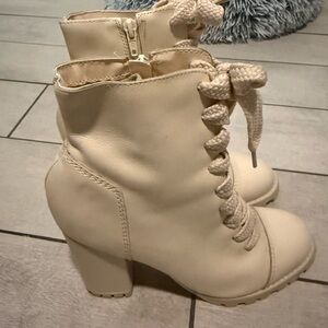 Chic Cream Lace-Up Ankle Boots